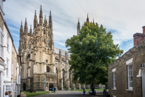 Taxi Canterbury – Heathrow Airport from ₤175.00*