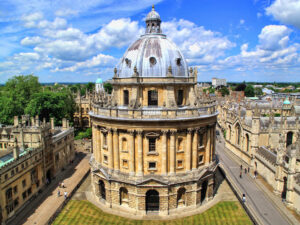 Taxi Oxford – Heathrow Airport from £105.00*