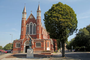 Taxi Portsmouth – Luton Airport from £190.00*