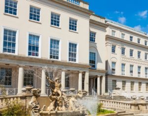 Taxi Cheltenham – London from £180.00*